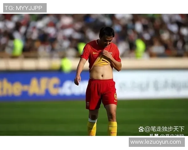 足球明星身材大揭秘精彩视频合集展现运动员的完美体型与训练秘诀