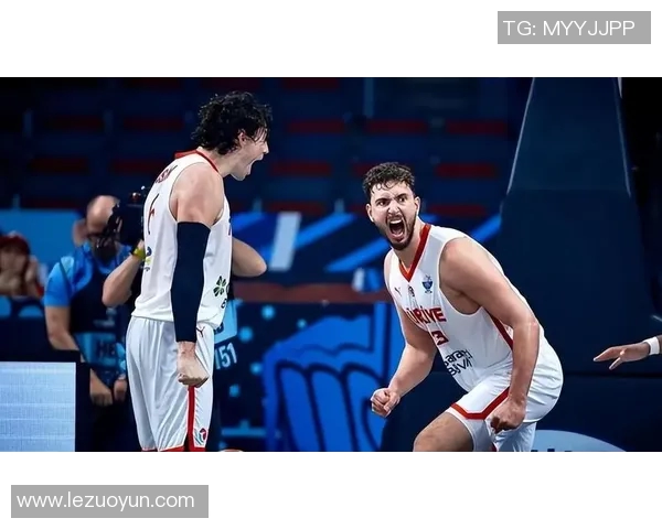 2000年悉尼奥运会男篮中国队与土耳其队激战回顾与精彩瞬间分析